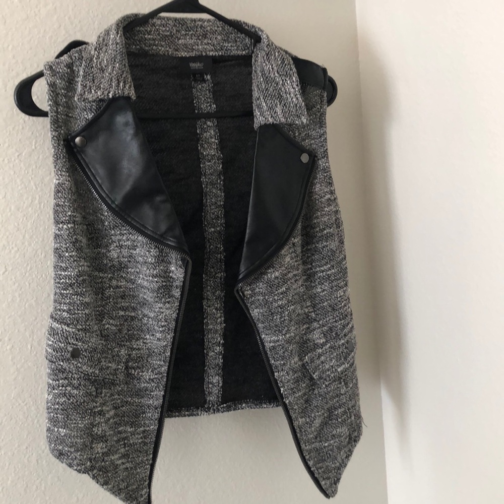 Black and grey vest